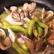 アサリと冷凍枝豆のワイン蒸し