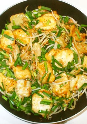 鶏むね肉の白菜キムチ炒め♪簡単にらモヤシ-レシピのメイン写真