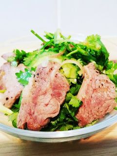 ラム肉とパクチーの香味サラダ-レシピのメイン写真