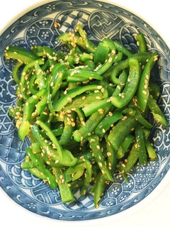 材料簡単!ピーマンと胡麻の塩炒め-レシピのメイン写真