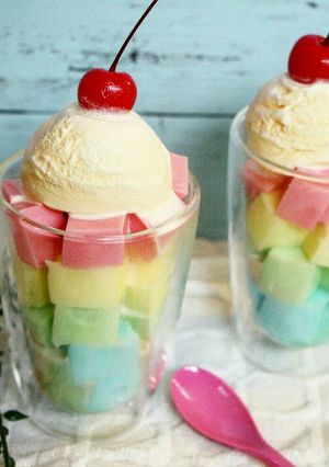 かき氷シロップで♪カラフル牛乳寒天パフェ-レシピのメイン写真