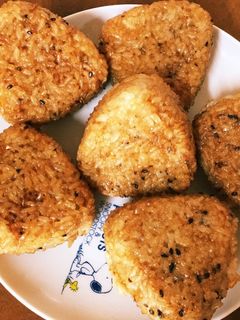 簡単、焼肉のたれで焼きおにぎり-レシピのメイン写真