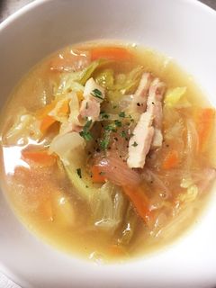 Tさんちの煮るだけ簡単キャベツスープ-レシピのメイン写真