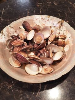 潮干狩り。海で取ったハマグリの酒蒸し-レシピのメイン写真
