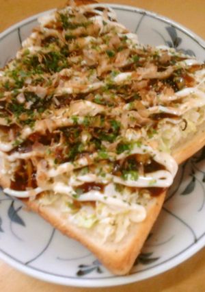 千切りキャベツ山盛りお好み焼き風トースト-レシピのメイン写真