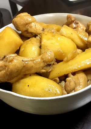 鶏手羽元とジャガイモのカレー風煮込み-レシピのメイン写真