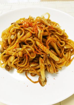 残り物全部混ぜちゃえ？！焼きそばうどん-レシピのメイン写真