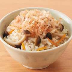 รูปของ 白だしで簡単！きのこの炊き込みご飯