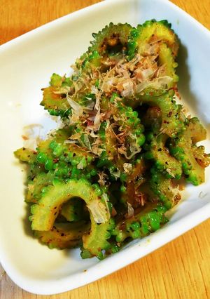 さっと、おつまみ!ゴーヤの胡麻油炒め。-レシピのメイン写真