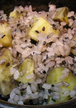 簡単！イモがゴロゴロサツマイモご飯☆-レシピのメイン写真