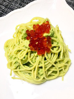 アボカドとイクラのクリームパスタ-レシピのメイン写真