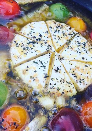 悪魔飯!簡単カマンベールのアヒージョ-レシピのメイン写真