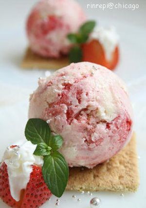 アイスクリーム☆ストロベリーチーズケーキ-レシピのメイン写真