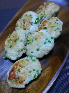 鶏ひき肉のハンバーグ~ガパオ風~-レシピのメイン写真
