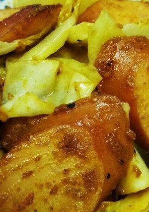 カレー風味のキャベツ&ソーセージ炒め-レシピのメイン写真