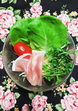 生ﾊﾑ☆とｶｲﾜﾚのｻﾗﾀﾞ菜巻き♪-レシピのメイン写真