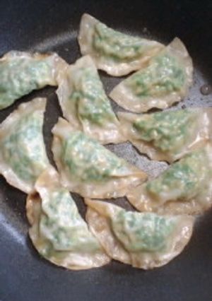ヒダなし、ニラだけのうちの餃子、うまいよ-レシピのメイン写真
