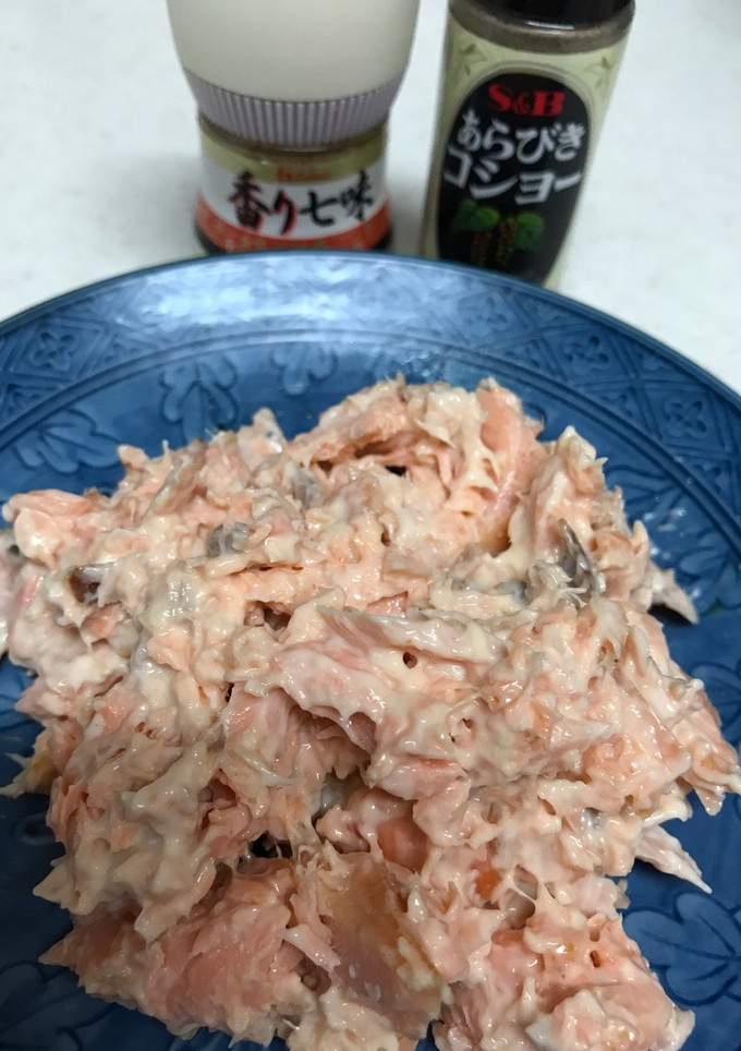 焼き鮭のマヨネーズ和え☆七味や黒胡椒で-レシピのメイン写真