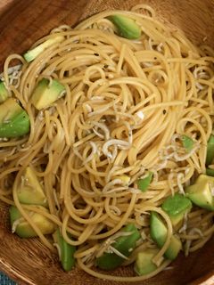 アボカドとしらすの和風パスタ-レシピのメイン写真