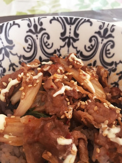 おひとり様ランチ♡バジルが香る豚キムチ丼-レシピのメイン写真