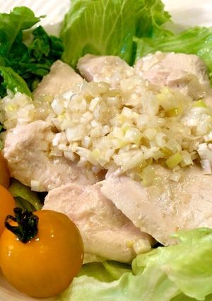 レンジで簡単♪さっぱりねぎ生姜ダレ蒸し鶏-レシピのメイン写真