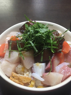 簡単で豪華に見える海鮮丼。-レシピのメイン写真