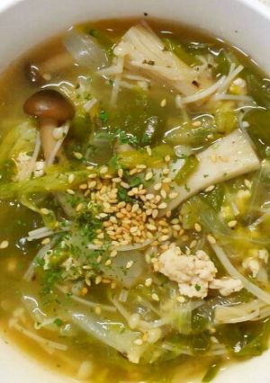 簡単ランチ♪レタスとピーマン挽き肉スープ-レシピのメイン写真