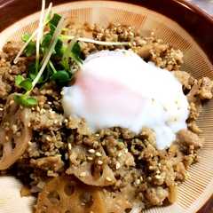 รูปของ 渾身のそぼろ丼