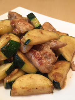 鶏肉とズッキーニのマヨドレ炒め-レシピのメイン写真