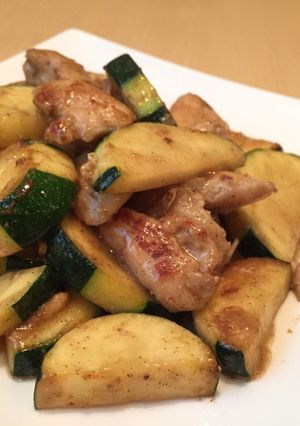 鶏肉とズッキーニのマヨドレ炒め-レシピのメイン写真