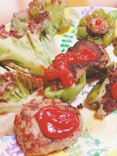 ピーマンの肉詰め ハンバーグ-レシピのメイン写真