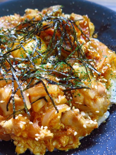 鶏モモの洋風しょうが焼き親子丼-レシピのメイン写真