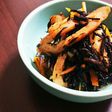 ひじき(乾燥じゃない)と竹輪煮