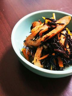 ひじき(乾燥じゃない)と竹輪煮-レシピのメイン写真