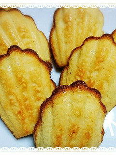 レモン風味のマドレーヌ☆-レシピのメイン写真