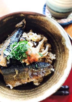 丸ごと☆秋刀魚ときのこの炊き込みご飯-レシピのメイン写真