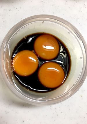 余った卵黄が大活躍！卵黄の醤油漬け-レシピのメイン写真