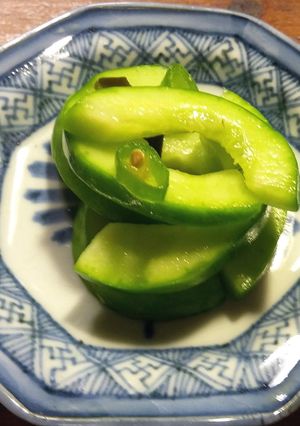 瓜の浅漬け (青唐辛子)-レシピのメイン写真