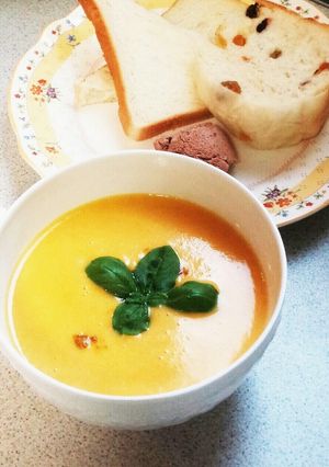 ココナッツ風味!にんじんとポテトのスープ-レシピのメイン写真