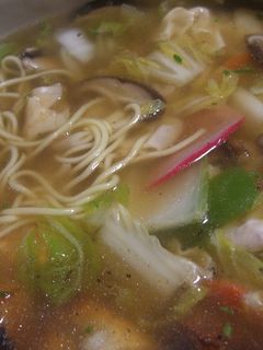 冷凍シュウマイとワンタンの中華風!野菜鍋-レシピのメイン写真