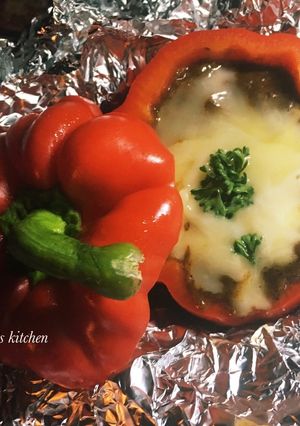キャンプ飯☆パプリカのチーズカレー詰め♪-レシピのメイン写真