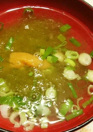包丁不要☆とろろ昆布と梅干しのお吸い物-レシピのメイン写真