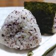 すりごまとバターが名脇役なゆかりおにぎり