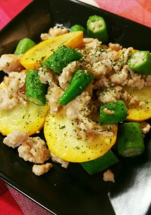 ズッキーニと鶏ひき肉のナンプラー炒め-レシピのメイン写真