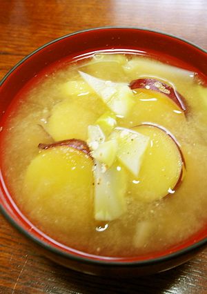 さつまいも・ブロッコリーの茎の味噌汁-レシピのメイン写真