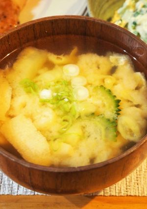 ゴーヤのワタと油揚げのお味噌汁-レシピのメイン写真
