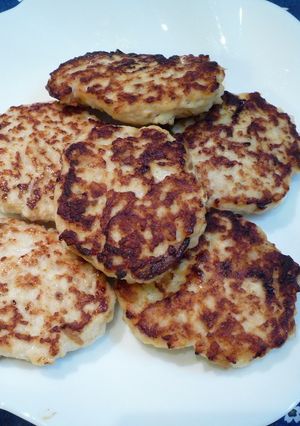混ぜて焼くだけ。簡単なめたけハンバーグ-レシピのメイン写真