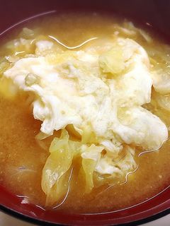 簡単!キャベツと卵のお味噌汁-レシピのメイン写真