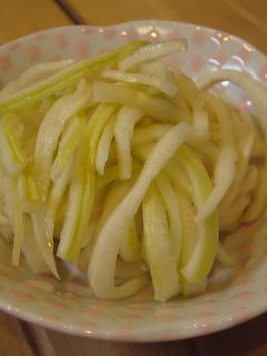 大根の皮で簡単漬け物♪-レシピのメイン写真