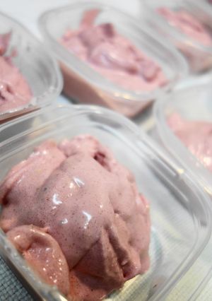 低糖質☆ナッツで作るいちごアイス-レシピのメイン写真